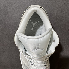 Nike Air Jordan 1 Low 经典百搭 AJ1 耐克 低帮休闲板鞋 货号:IO2049-100 尺码:36 Nike Air Jordan 1 Low 经典百搭 AJ1 耐克 低帮休闲板鞋 货号:IO2049-100 尺码:36