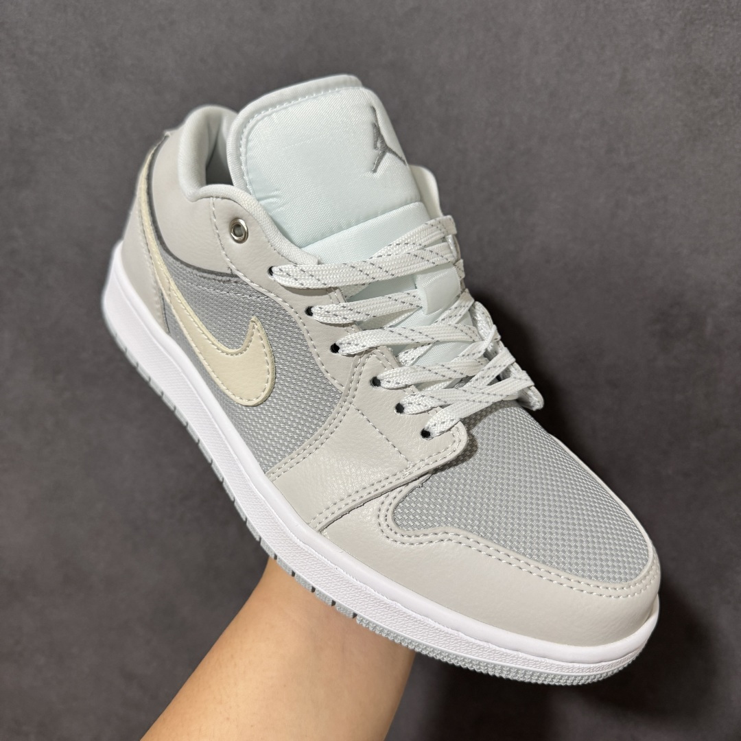 Nike Air Jordan 1 Low 经典百搭 AJ1 耐克 低帮休闲板鞋 货号:IO2049-100 尺码:36 Nike Air Jordan 1 Low 经典百搭 AJ1 耐克 低帮休闲板鞋 货号:IO2049-100 尺码:36