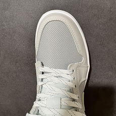 Nike Air Jordan 1 Low 经典百搭 AJ1 耐克 低帮休闲板鞋 货号:IO2049-100 尺码:36 Nike Air Jordan 1 Low 经典百搭 AJ1 耐克 低帮休闲板鞋 货号:IO2049-100 尺码:36
