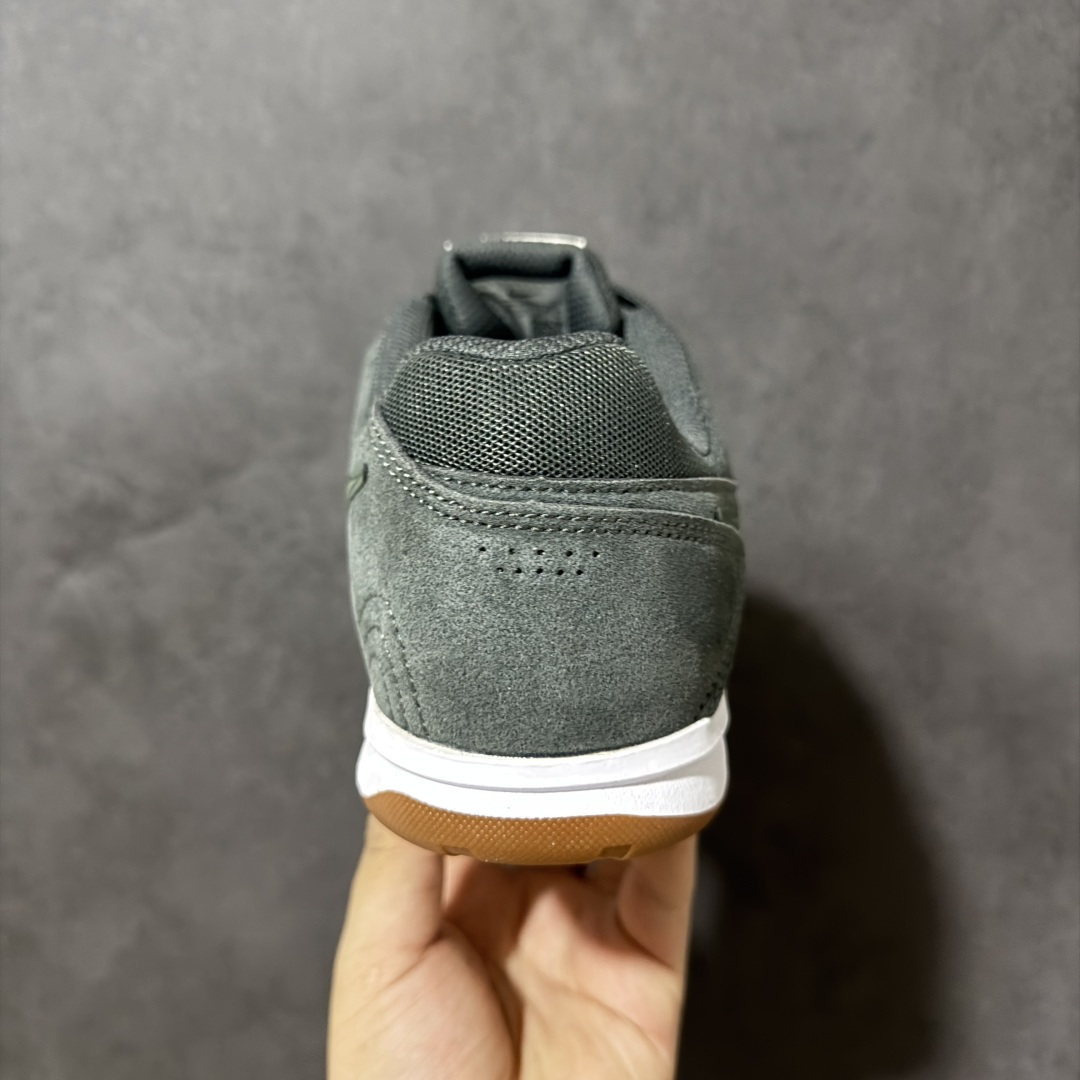 NIKE Goto 系列 复古经典运动休闲鞋 HQ6020-004 Nike Gato 是一款复刻自 2010 年的经典 NIKE Goto 系列 复古经典运动休闲鞋 HQ6020-004 Nike Gato 是一款复刻自 2010 年的经典