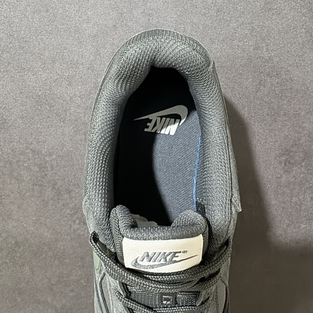 NIKE Goto 系列 复古经典运动休闲鞋 HQ6020-004 Nike Gato 是一款复刻自 2010 年的经典 NIKE Goto 系列 复古经典运动休闲鞋 HQ6020-004 Nike Gato 是一款复刻自 2010 年的经典