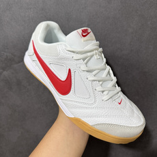 NIKE Goto 系列 复古经典运动休闲鞋 HQ6019-102 Nike Gato 是一款复刻自 2010 年的经典 NIKE Goto 系列 复古经典运动休闲鞋 HQ6019-102 Nike Gato 是一款复刻自 2010 年的经典