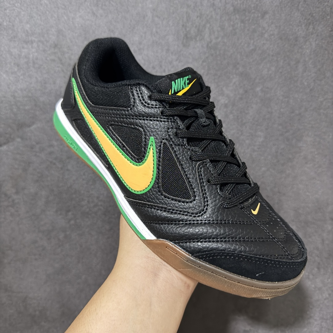 NIKE Goto 系列 复古经典运动休闲鞋 IB8509-001 Nike Gato 是一款复刻自 2010 年的经典 NIKE Goto 系列 复古经典运动休闲鞋 IB8509-001 Nike Gato 是一款复刻自 2010 年的经典