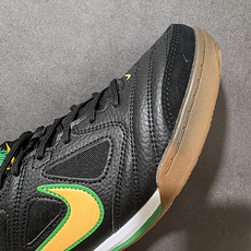 NIKE Goto 系列 复古经典运动休闲鞋 IB8509-001 Nike Gato 是一款复刻自 2010 年的经典 NIKE Goto 系列 复古经典运动休闲鞋 IB8509-001 Nike Gato 是一款复刻自 2010 年的经典