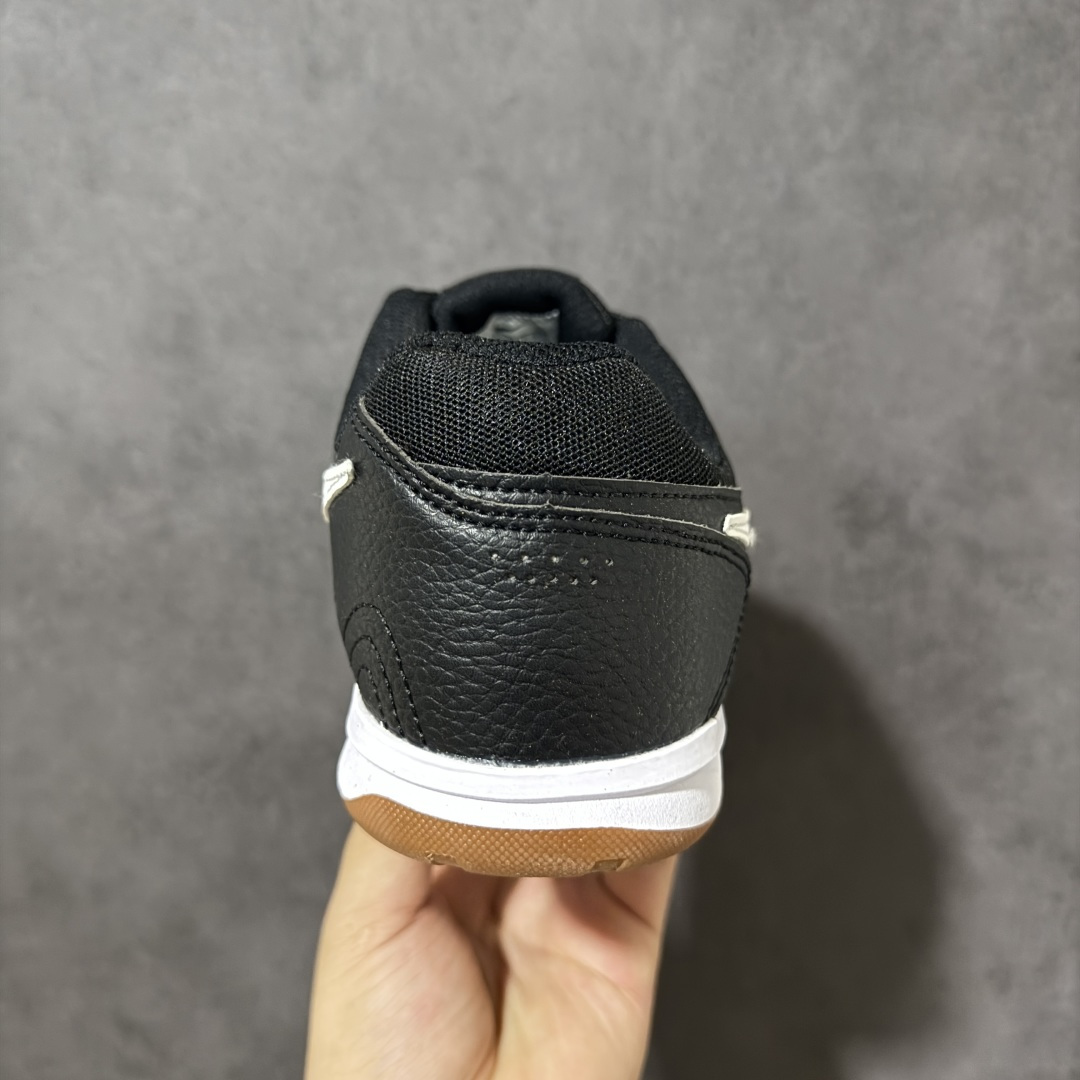 NIKE Goto 系列 复古经典运动休闲鞋 HQ6019-001 Nike Gato 是一款复刻自 2010 年的经典 NIKE Goto 系列 复古经典运动休闲鞋 HQ6019-001 Nike Gato 是一款复刻自 2010 年的经典