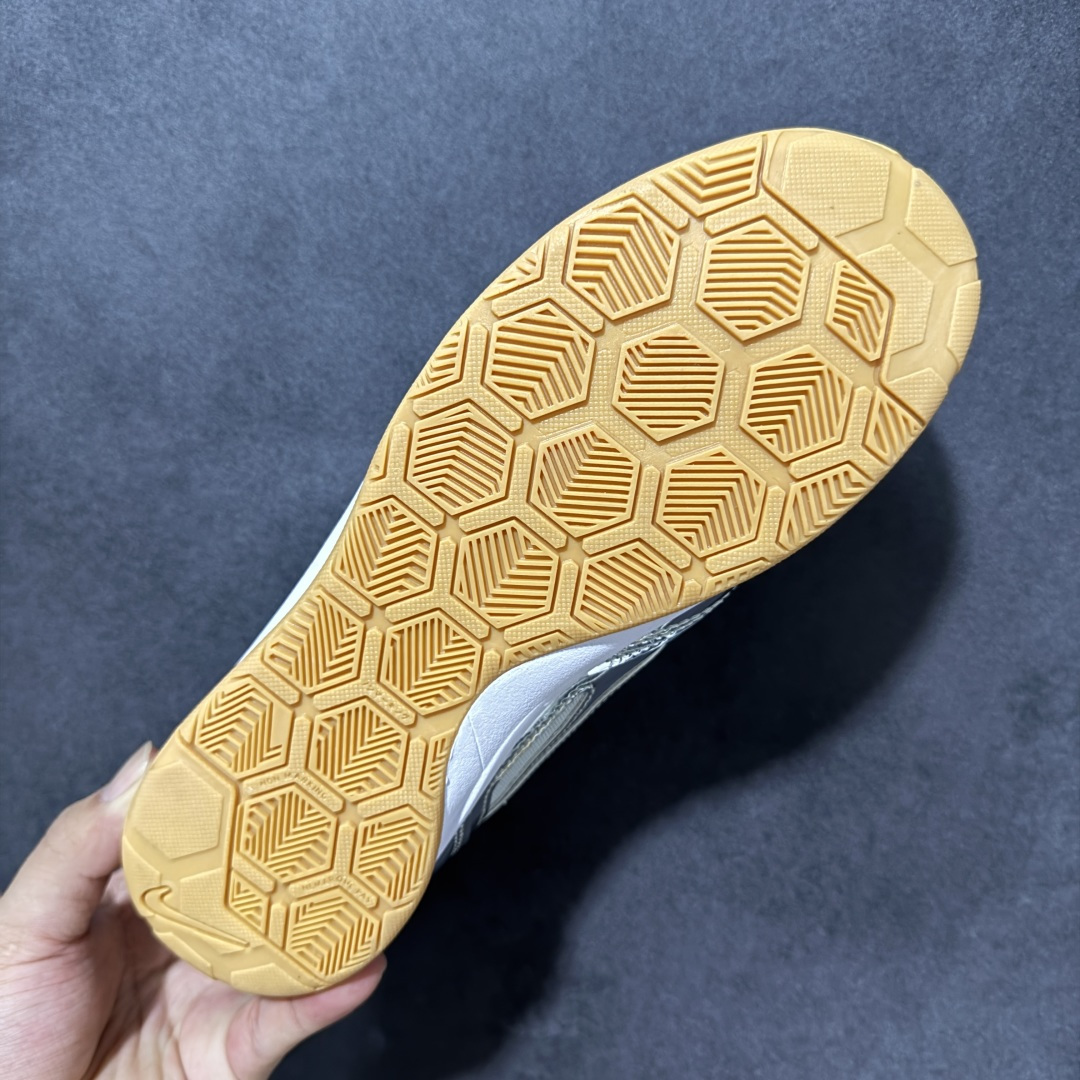 NIKE Goto 系列 复古经典运动休闲鞋 IB3566-001 Nike Gato 是一款复刻自 2010 年的经典 NIKE Goto 系列 复古经典运动休闲鞋 IB3566-001 Nike Gato 是一款复刻自 2010 年的经典