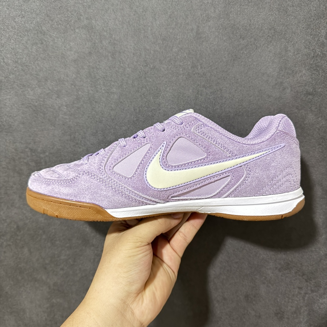 NIKE Goto 系列 复古经典运动休闲鞋 HQ6020-500 Nike Gato 是一款复刻自 2010 年的经典 NIKE Goto 系列 复古经典运动休闲鞋 HQ6020-500 Nike Gato 是一款复刻自 2010 年的经典