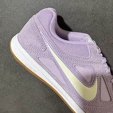 NIKE Goto 系列 复古经典运动休闲鞋 HQ6020-500 Nike Gato 是一款复刻自 2010 年的经典 NIKE Goto 系列 复古经典运动休闲鞋 HQ6020-500 Nike Gato 是一款复刻自 2010 年的经典