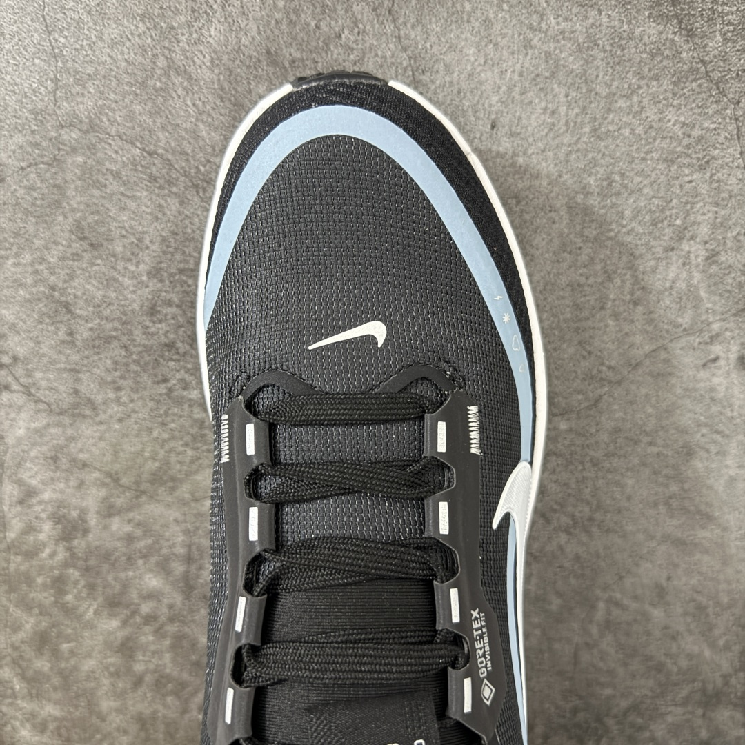 Nike VOMERO 18 GTX 耐克 舒适减震防滑 低帮跑步鞋 全掌ReactX泡绵中底 前掌和后跟还配备了Air