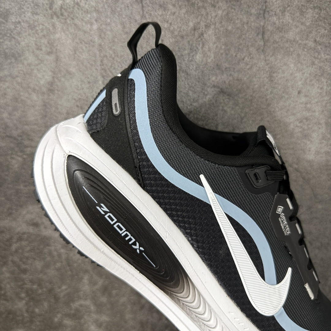 Nike VOMERO 18 GTX 耐克 舒适减震防滑 低帮跑步鞋 全掌ReactX泡绵中底 前掌和后跟还配备了Air