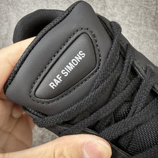 Adidas 阿迪 x RAF SIMONS 拉夫西蒙 Ozweego 先锋潮流 水泡 复古低帮休闲鞋 F34264 独 Adidas 阿迪 x RAF SIMONS 拉夫西蒙 Ozweego 先锋潮流 水泡 复古低帮休闲鞋 F34264 独