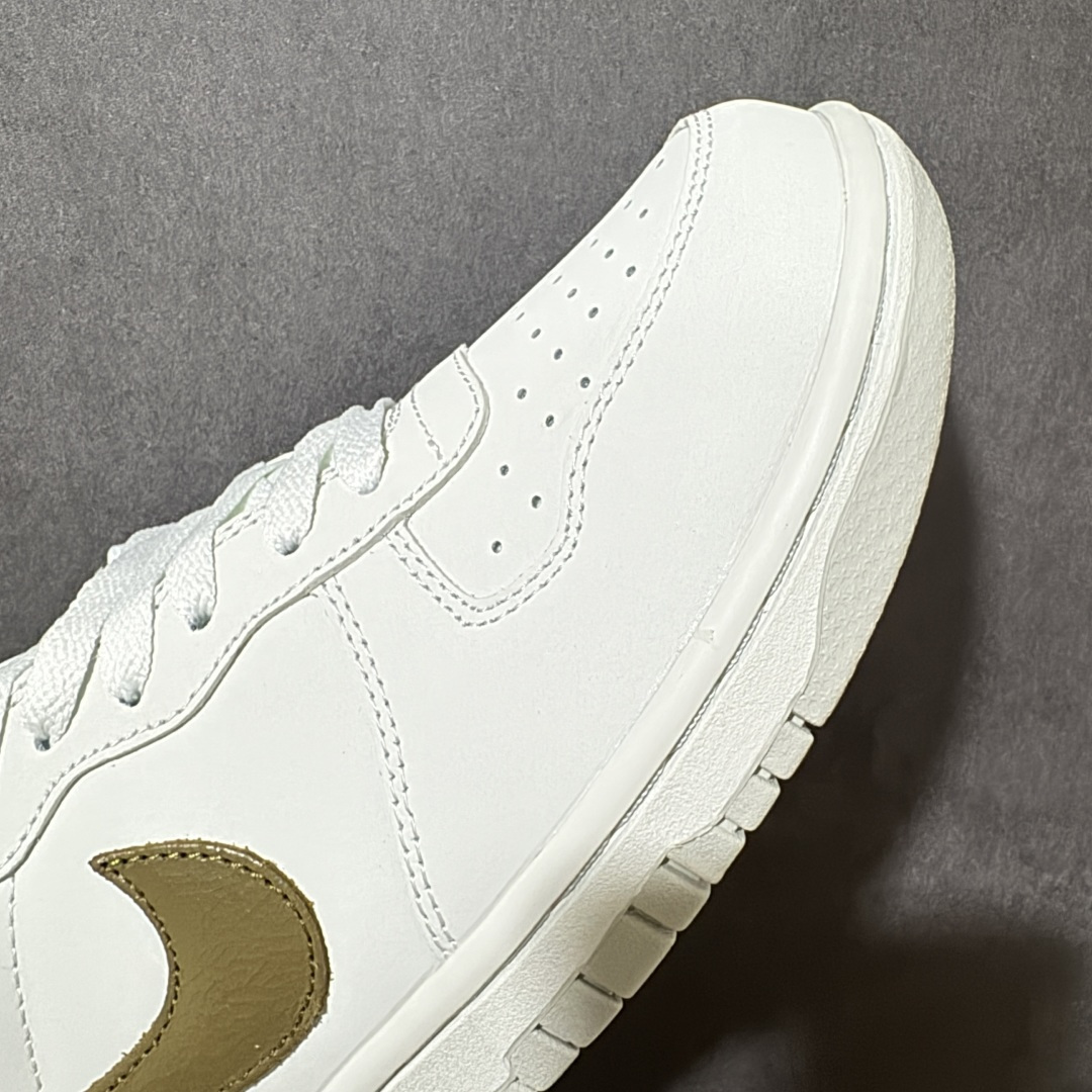 Nike Big Low 耐克 低帮 白绿色 舒适柔软低邦板鞋 鞋款整体以荔枝纹皮革材质打造,搭配绿色Swooshh L Nike Big Low 耐克 低帮 白绿色 舒适柔软低邦板鞋 鞋款整体以荔枝纹皮革材质打造,搭配绿色Swooshh L