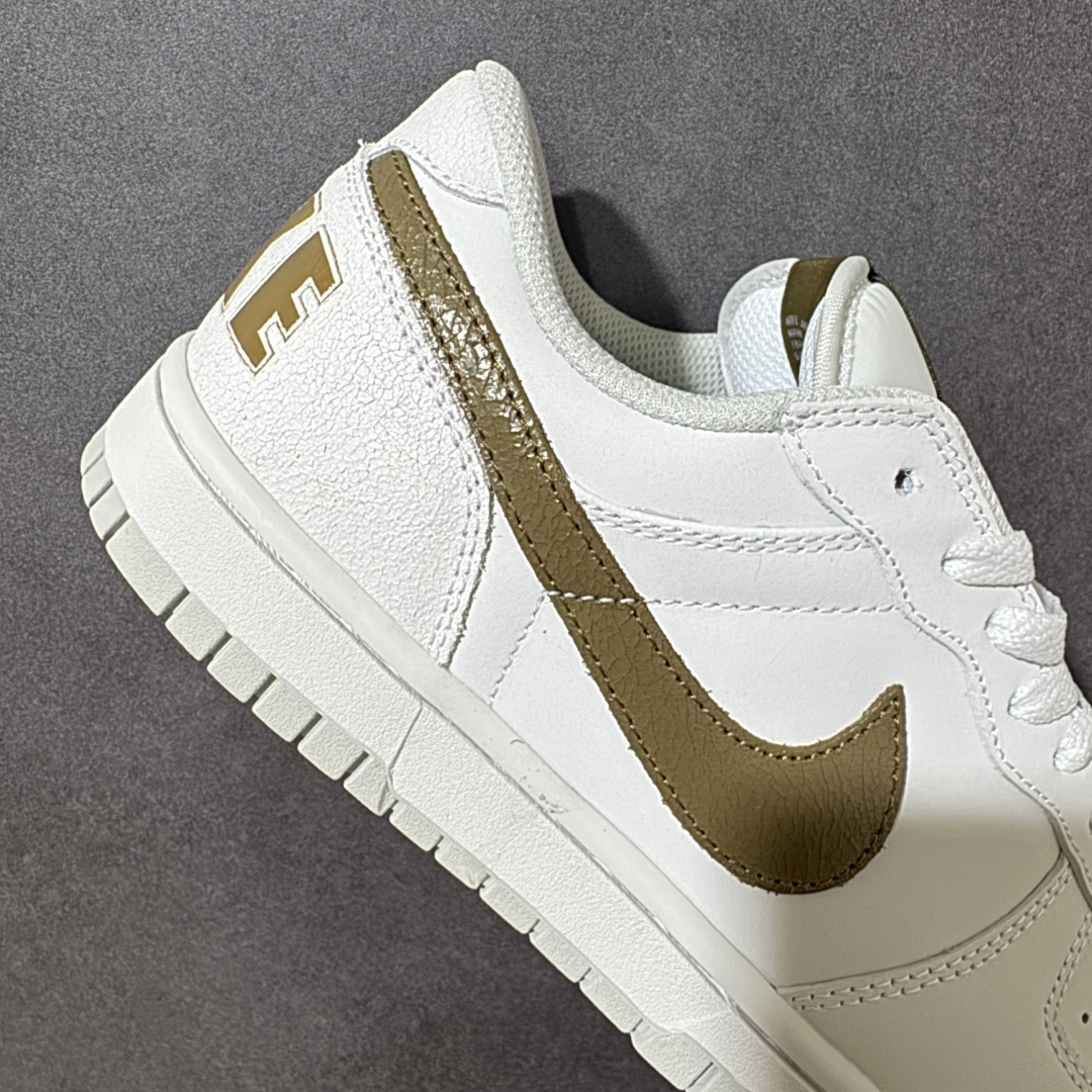 Nike Big Low 耐克 低帮 白绿色 舒适柔软低邦板鞋 鞋款整体以荔枝纹皮革材质打造,搭配绿色Swooshh L Nike Big Low 耐克 低帮 白绿色 舒适柔软低邦板鞋 鞋款整体以荔枝纹皮革材质打造,搭配绿色Swooshh L