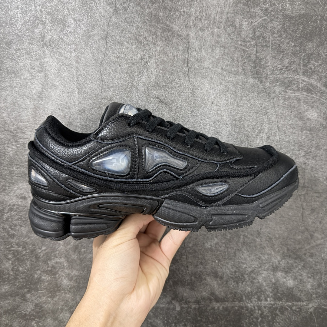 Adidas 阿迪 x RAF SIMONS 拉夫西蒙 Ozweego 先锋潮流 水泡 复古低帮休闲鞋 S74581 独