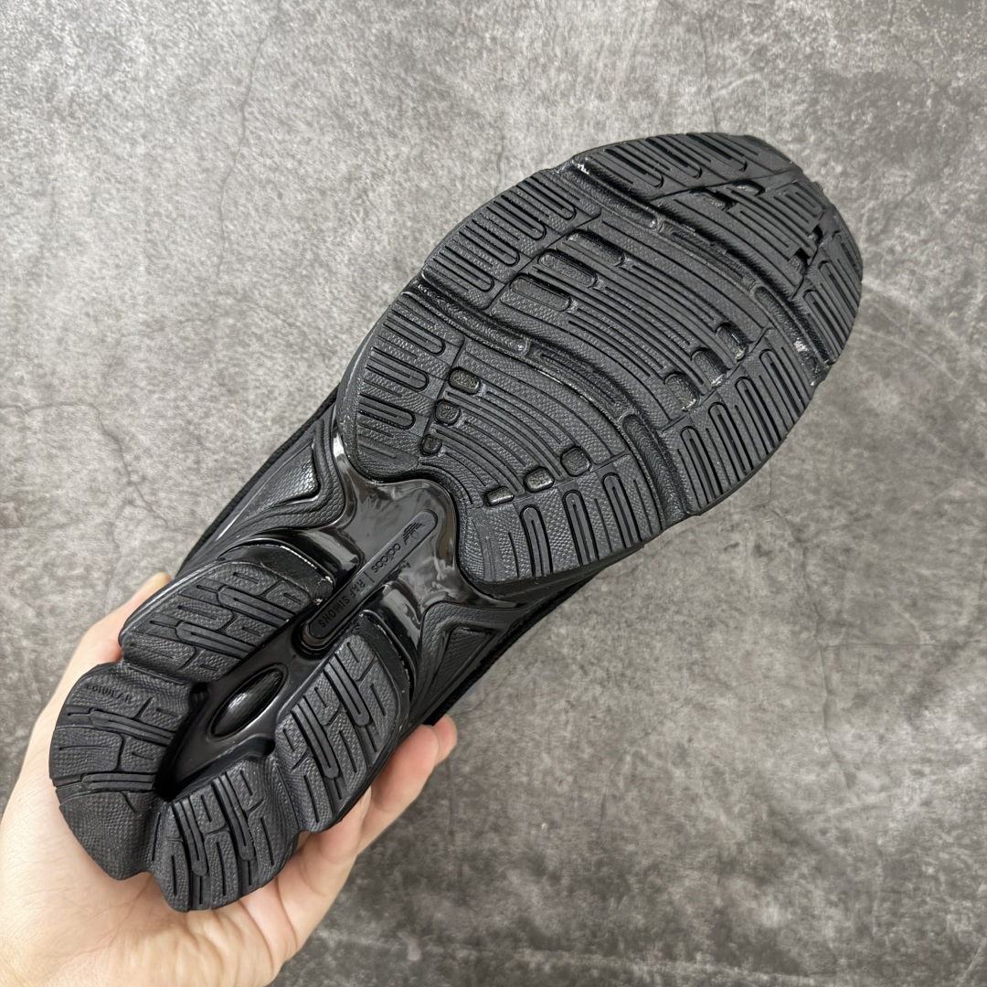 Adidas 阿迪 x RAF SIMONS 拉夫西蒙 Ozweego 先锋潮流 水泡 复古低帮休闲鞋 S74581 独 Adidas 阿迪 x RAF SIMONS 拉夫西蒙 Ozweego 先锋潮流 水泡 复古低帮休闲鞋 S74581 独