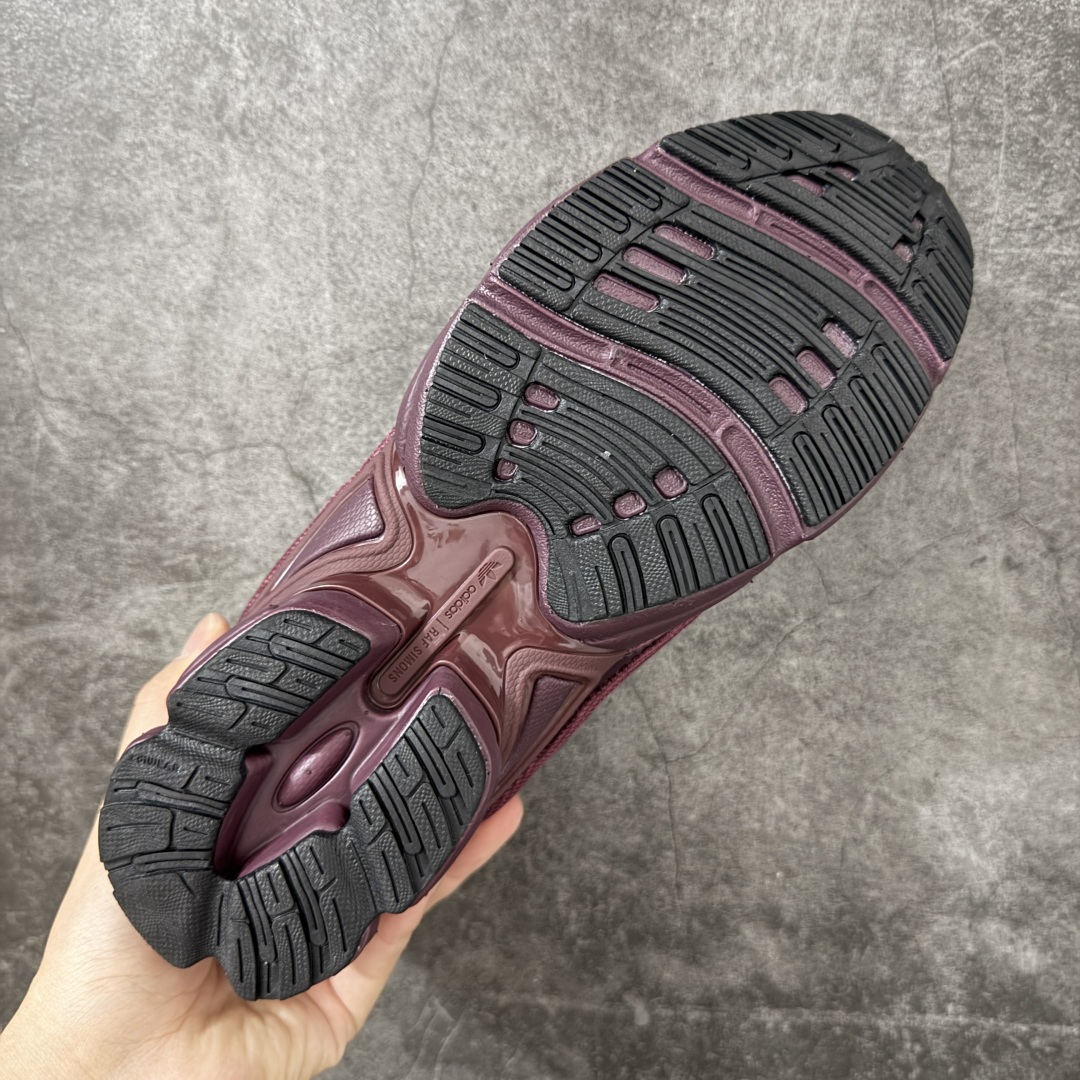Adidas 阿迪 x RAF SIMONS 拉夫西蒙 Ozweego 先锋潮流 水泡 复古低帮休闲鞋 B22538 独 Adidas 阿迪 x RAF SIMONS 拉夫西蒙 Ozweego 先锋潮流 水泡 复古低帮休闲鞋 B22538 独