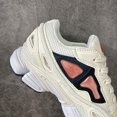 Adidas 阿迪 x RAF SIMONS 拉夫西蒙 Ozweego 先锋潮流 水泡 复古低帮休闲鞋 S74583 独 Adidas 阿迪 x RAF SIMONS 拉夫西蒙 Ozweego 先锋潮流 水泡 复古低帮休闲鞋 S74583 独