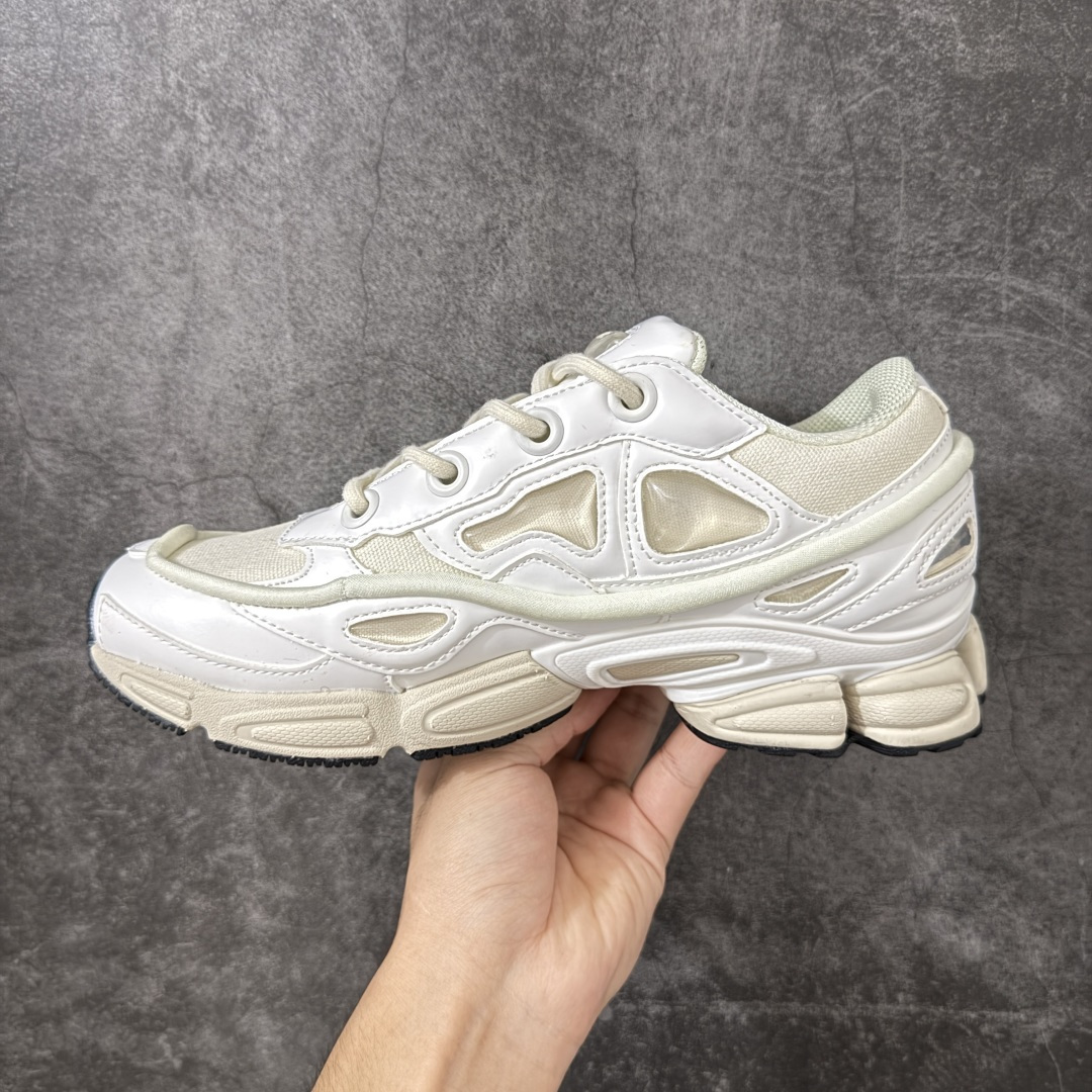 Adidas 阿迪 x RAF SIMONS 拉夫西蒙 Ozweego 先锋潮流 水泡 复古低帮休闲鞋 BB6742 独 Adidas 阿迪 x RAF SIMONS 拉夫西蒙 Ozweego 先锋潮流 水泡 复古低帮休闲鞋 BB6742 独