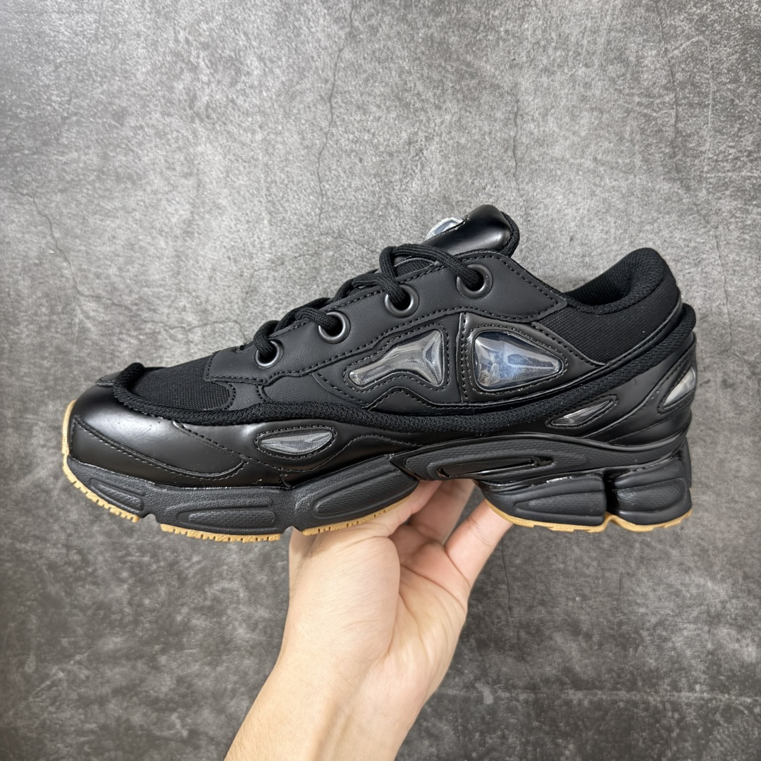 Adidas 阿迪 x RAF SIMONS 拉夫西蒙 Ozweego 先锋潮流 水泡 复古低帮休闲鞋 B26077 独 Adidas 阿迪 x RAF SIMONS 拉夫西蒙 Ozweego 先锋潮流 水泡 复古低帮休闲鞋 B26077 独