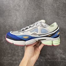Adidas 阿迪 x RAF SIMONS 拉夫西蒙 Ozweego 先锋潮流 水泡 复古低帮休闲鞋 B26077 独 Adidas 阿迪 x RAF SIMONS 拉夫西蒙 Ozweego 先锋潮流 水泡 复古低帮休闲鞋 B26077 独
