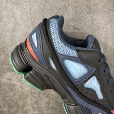 Adidas 阿迪 x RAF SIMONS 拉夫西蒙 Ozweego 先锋潮流 水泡 复古低帮休闲鞋 BY9866 独 Adidas 阿迪 x RAF SIMONS 拉夫西蒙 Ozweego 先锋潮流 水泡 复古低帮休闲鞋 BY9866 独