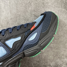 Adidas 阿迪 x RAF SIMONS 拉夫西蒙 Ozweego 先锋潮流 水泡 复古低帮休闲鞋 BY9866 独 Adidas 阿迪 x RAF SIMONS 拉夫西蒙 Ozweego 先锋潮流 水泡 复古低帮休闲鞋 BY9866 独