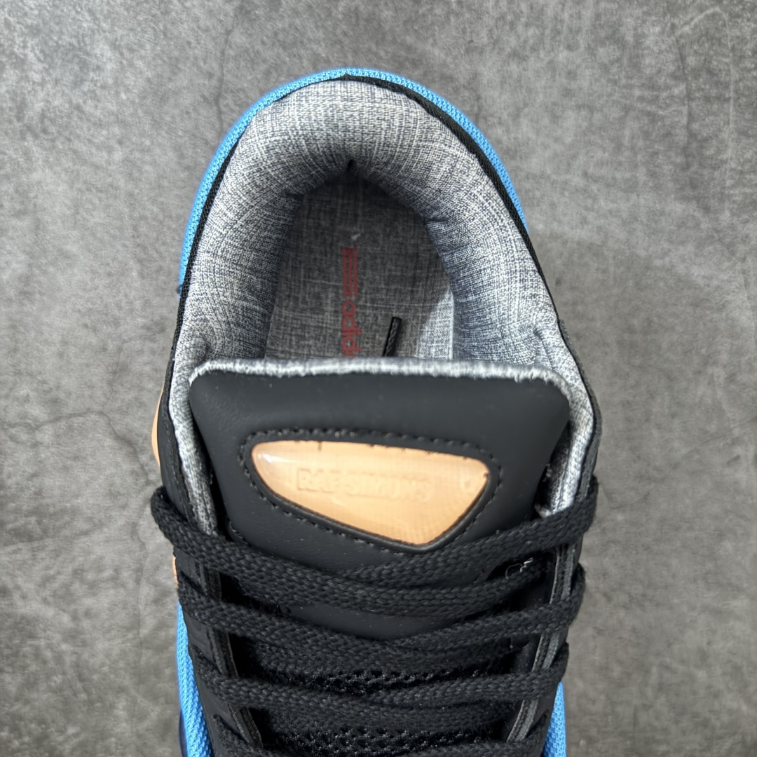 Adidas 阿迪 x RAF SIMONS 拉夫西蒙 Ozweego 先锋潮流 水泡 复古低帮休闲鞋 B24072 独