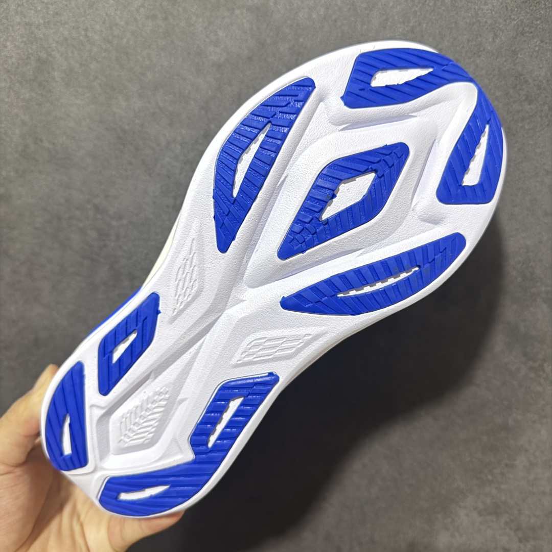 Asics Superblast 3 亚瑟士舒适透气运动跑鞋 货号：1013A177-600 尺码：36 36.5 37