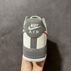 手绘涂鸦“暮色粉痕”Nike Air Force 1 “Dusk Pink Brush Mark”空军一号定制板鞋 浅米 手绘涂鸦“暮色粉痕”Nike Air Force 1 “Dusk Pink Brush Mark”空军一号定制板鞋 浅米