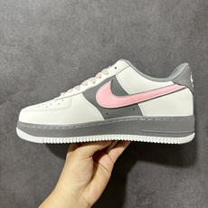 手绘涂鸦“暮色粉痕”Nike Air Force 1 “Dusk Pink Brush Mark”空军一号定制板鞋 浅米 手绘涂鸦“暮色粉痕”Nike Air Force 1 “Dusk Pink Brush Mark”空军一号定制板鞋 浅米