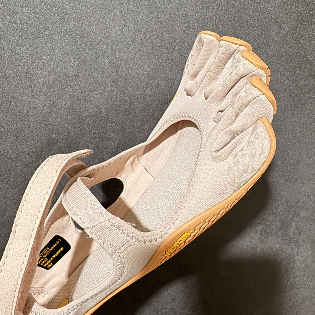 Vibram V-Soul 健身赤足深蹲支撑速干芭蕾五指鞋 货号：25W7203 尺码：36 37 38 39 40 4