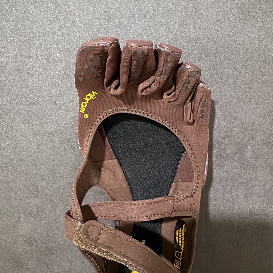 Vibram V-Soul 健身赤足深蹲支撑速干芭蕾五指鞋 货号：26W7202 尺码：36 37 38 39 40 4