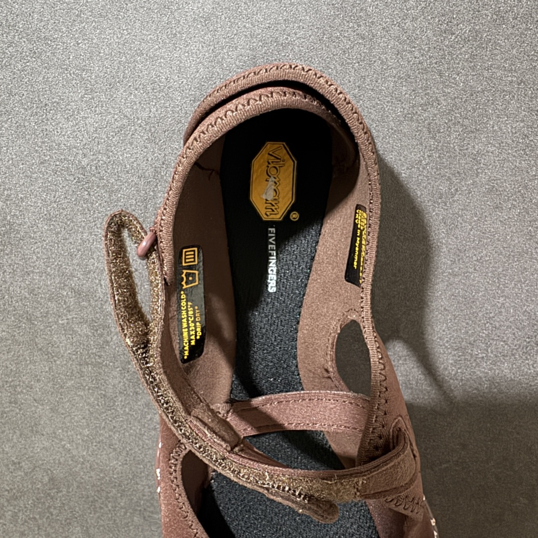 Vibram V-Soul 健身赤足深蹲支撑速干芭蕾五指鞋 货号：26W7202 尺码：36 37 38 39 40 4