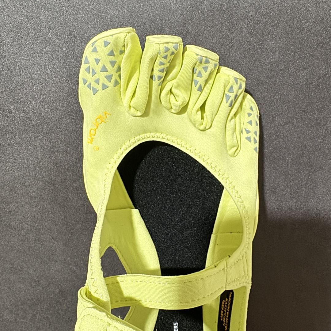 Vibram V-Soul 健身赤足深蹲支撑速干芭蕾五指鞋 货号：26W7203 尺码：36 37 38 39 40 4