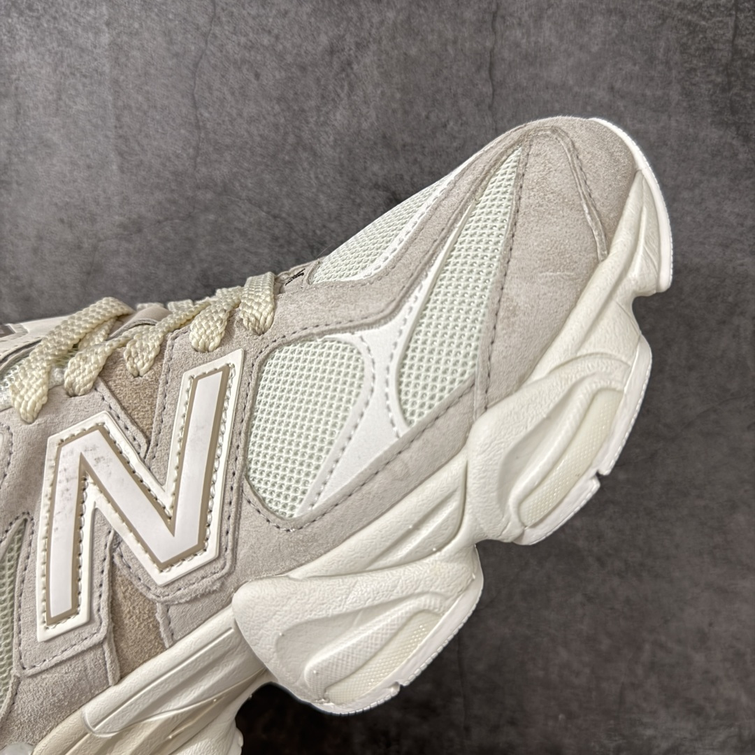 New Balance NB 9060 复古单品 鞋款灵感源自设计师本人对夏日的怀日回忆。鞋面大身由空间双格及磨砂鞋面拼 New Balance NB 9060 复古单品 鞋款灵感源自设计师本人对夏日的怀日回忆。鞋面大身由空间双格及磨砂鞋面拼