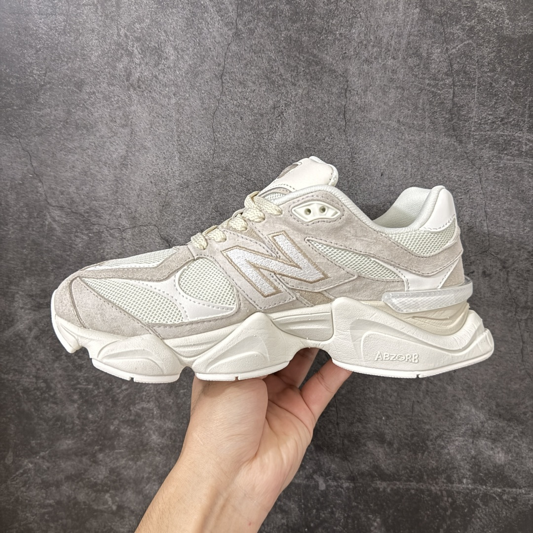 New Balance NB 9060 复古单品 鞋款灵感源自设计师本人对夏日的怀日回忆。鞋面大身由空间双格及磨砂鞋面拼 New Balance NB 9060 复古单品 鞋款灵感源自设计师本人对夏日的怀日回忆。鞋面大身由空间双格及磨砂鞋面拼