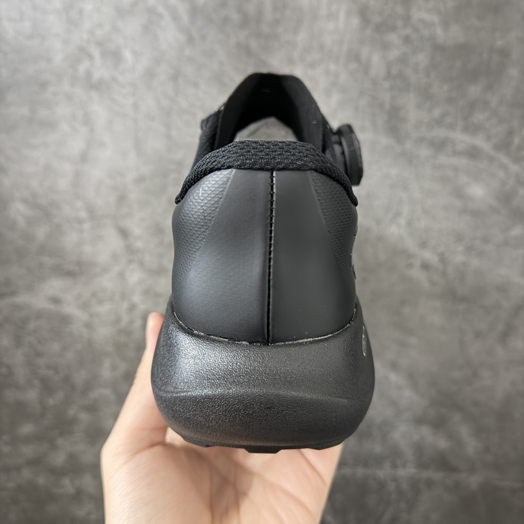 DESCENTE Ultra Ridge Boa 舒适运动 徒步鞋 官方同步上架 适合技术路线 单日徒步穿着 受到长途野