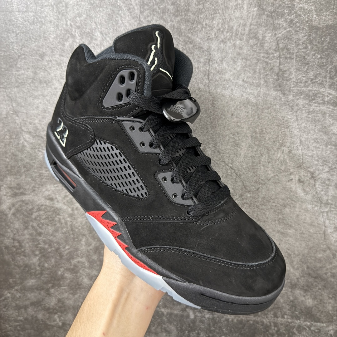 AJ5万圣节 Air Jordan 5 Halloween 舒适贴合 复古篮球鞋 黑红 货号:HQ7978-001 原厂 AJ5万圣节 Air Jordan 5 Halloween 舒适贴合 复古篮球鞋 黑红 货号:HQ7978-001 原厂