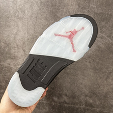 AJ5万圣节 Air Jordan 5 Halloween 舒适贴合 复古篮球鞋 黑红 货号:HQ7978-001 原厂 AJ5万圣节 Air Jordan 5 Halloween 舒适贴合 复古篮球鞋 黑红 货号:HQ7978-001 原厂