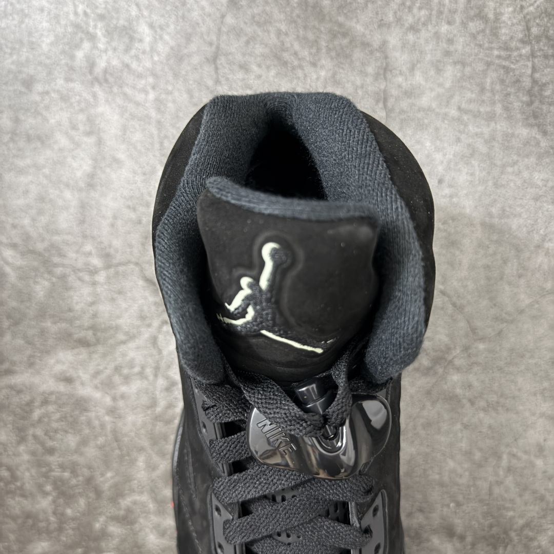 AJ5万圣节 Air Jordan 5 Halloween 舒适贴合 复古篮球鞋 黑红 货号:HQ7978-001 原厂 AJ5万圣节 Air Jordan 5 Halloween 舒适贴合 复古篮球鞋 黑红 货号:HQ7978-001 原厂