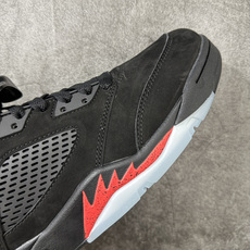 AJ5万圣节 Air Jordan 5 Halloween 舒适贴合 复古篮球鞋 黑红 货号:HQ7978-001 原厂 AJ5万圣节 Air Jordan 5 Halloween 舒适贴合 复古篮球鞋 黑红 货号:HQ7978-001 原厂
