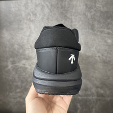 迪桑特DESCENTE D/F RIDE 都市通勤 低帮休闲鞋,鞋面采用KPU材质 耐用的同时提升防护性与整体质感 厚中 迪桑特DESCENTE D/F RIDE 都市通勤 低帮休闲鞋,鞋面采用KPU材质 耐用的同时提升防护性与整体质感 厚中
