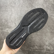 迪桑特DESCENTE D/F RIDE 都市通勤 低帮休闲鞋,鞋面采用KPU材质 耐用的同时提升防护性与整体质感 厚中 迪桑特DESCENTE D/F RIDE 都市通勤 低帮休闲鞋,鞋面采用KPU材质 耐用的同时提升防护性与整体质感 厚中