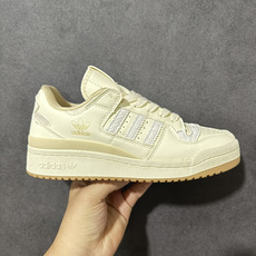 Adidas Forum 84 Low 阿迪达斯 三叶草 低帮经典复古 潮流休闲鞋 货号:JP-9077 尺码:36 3 Adidas Forum 84 Low 阿迪达斯 三叶草 低帮经典复古 潮流休闲鞋 货号:JP-9077 尺码:36 3
