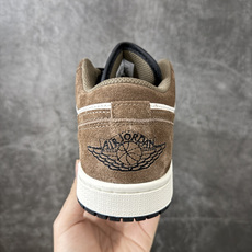 Air Jordan Low AJ1 乔1白棕翻毛色 低帮文化休闲运动板鞋 -200 市面中低帮最具代表性版本没有之一 Air Jordan Low AJ1 乔1白棕翻毛色 低帮文化休闲运动板鞋 -200 市面中低帮最具代表性版本没有之一