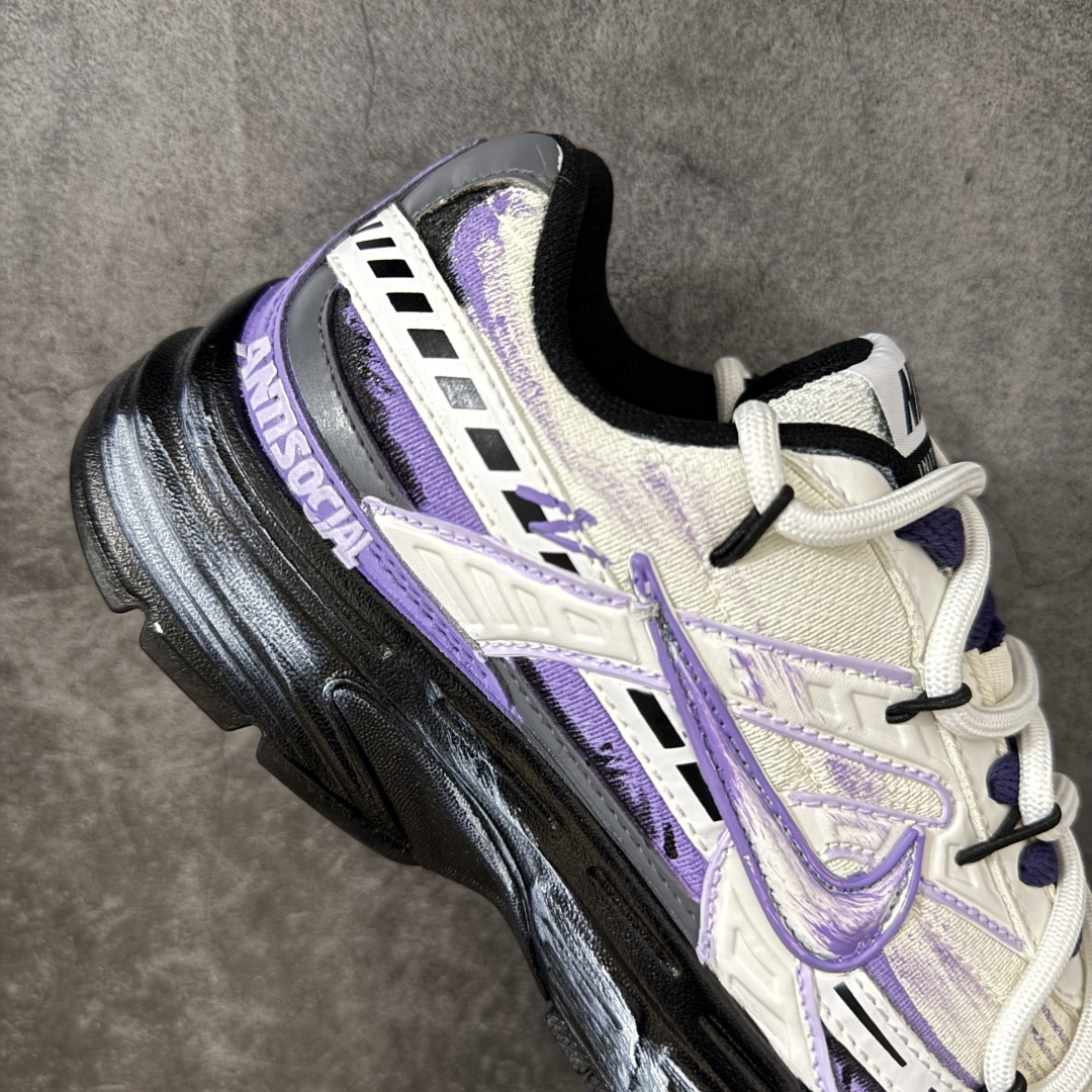 NIKE INITIATOR 创始者系列复古休闲运动舒适跑鞋 此款为人工手绘定制图案 原版基于Nike Initiato NIKE INITIATOR 创始者系列复古休闲运动舒适跑鞋 此款为人工手绘定制图案 原版基于Nike Initiato