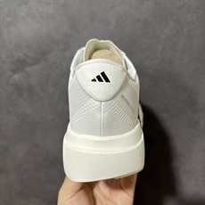 Adidas Adizero Evo SL 阿迪超轻透气缓震跑鞋 整体外观造型与adiZero Adios Pro EV Adidas Adizero Evo SL 阿迪超轻透气缓震跑鞋 整体外观造型与adiZero Adios Pro EV