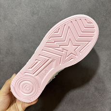 A Bathing Ape/安逸猿 男女运动鞋复古板鞋 升级原楦原纸版数据开发,采用超软皮革鞋面材质,内置全掌air s A Bathing Ape/安逸猿 男女运动鞋复古板鞋 升级原楦原纸版数据开发,采用超软皮革鞋面材质,内置全掌air s