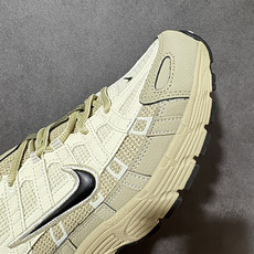 Nike P-6000 复古休闲 耐克 低帮休闲城市通勤跑步鞋 采用透气网眼布搭配皮革和合成材质覆面 再现早期鞋款外观 Nike P-6000 复古休闲 耐克 低帮休闲城市通勤跑步鞋 采用透气网眼布搭配皮革和合成材质覆面 再现早期鞋款外观