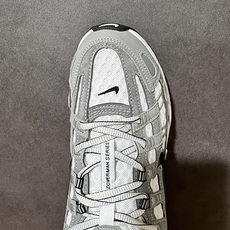 Nike P-6000 复古休闲 耐克 低帮休闲城市通勤跑步鞋 采用透气网眼布搭配皮革和合成材质覆面 再现早期鞋款外观 Nike P-6000 复古休闲 耐克 低帮休闲城市通勤跑步鞋 采用透气网眼布搭配皮革和合成材质覆面 再现早期鞋款外观